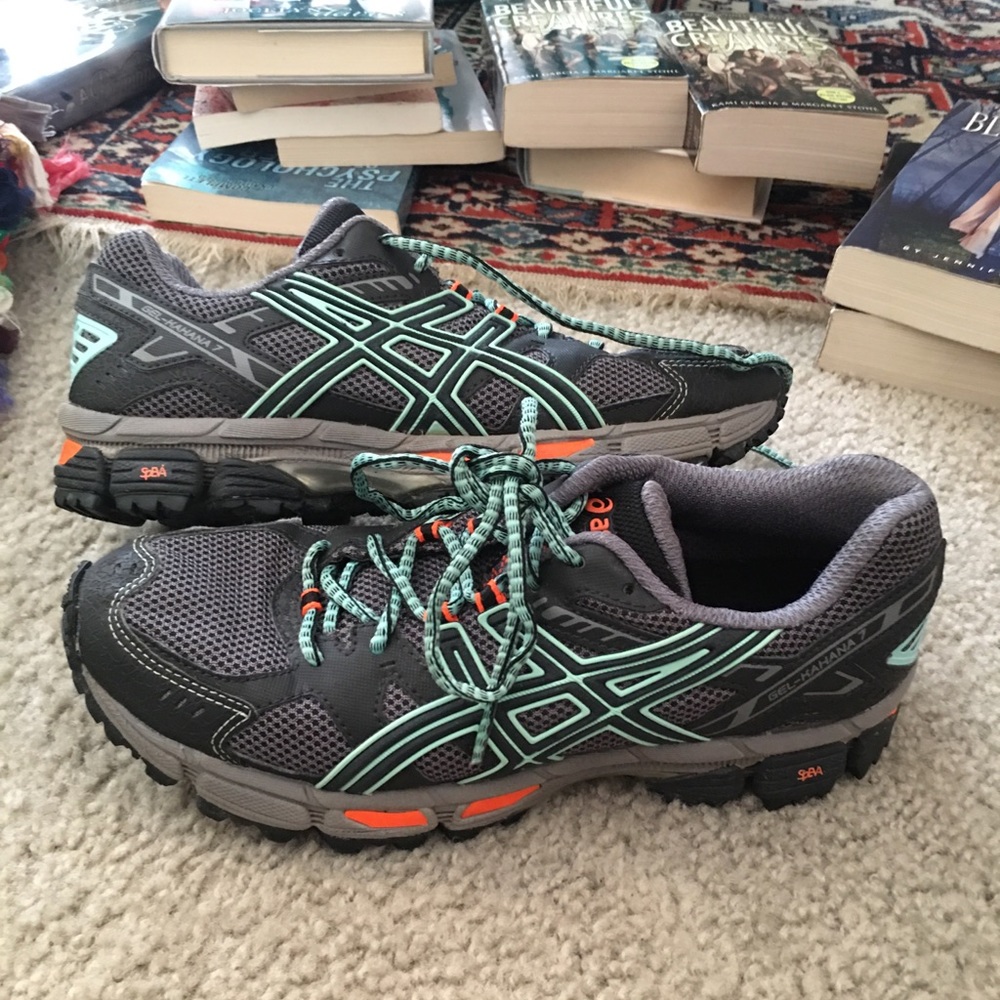 ASICS Tennis shoes sz 8